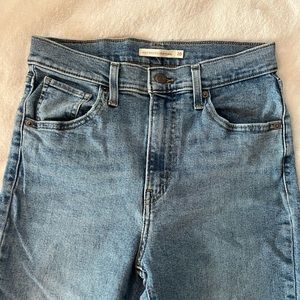 FLARE LEVIS LIGHT WASH JEANS HIGH RISE